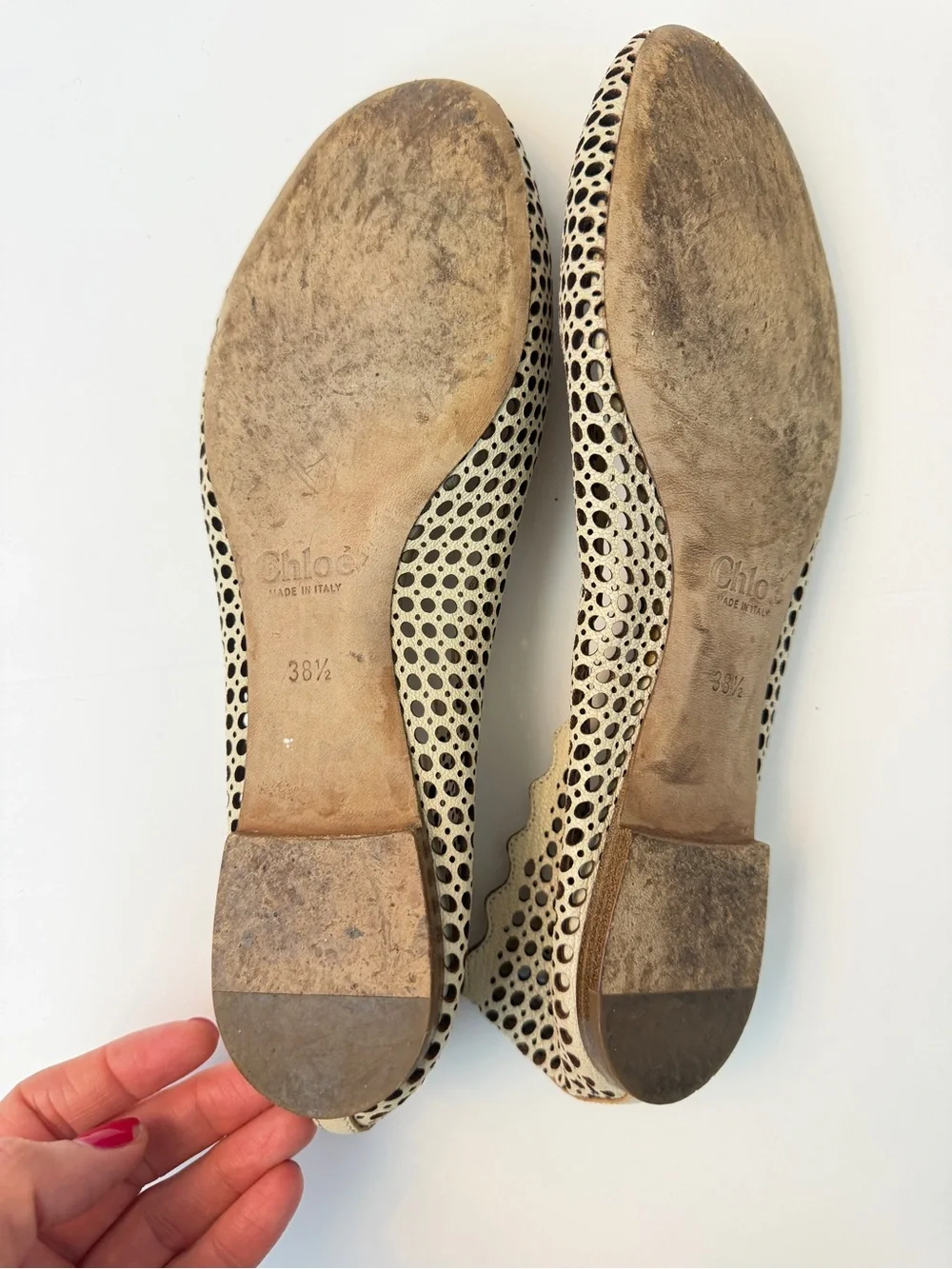 Chloe Lauren Leather Laser Cut Scalloped Flats, Size 38.5 (fit like 8.5)